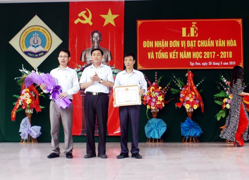 nhận chuẩn văn hóa.JPG