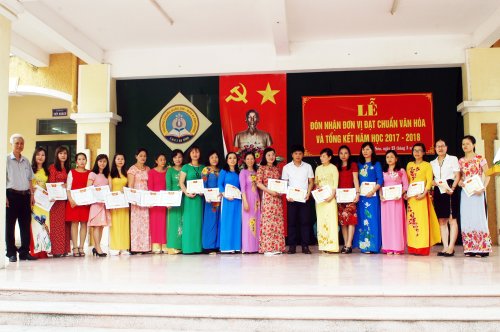 GVGCS và GVCN giỏi.JPG