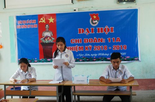 Chủ tọa báo cáo.JPG